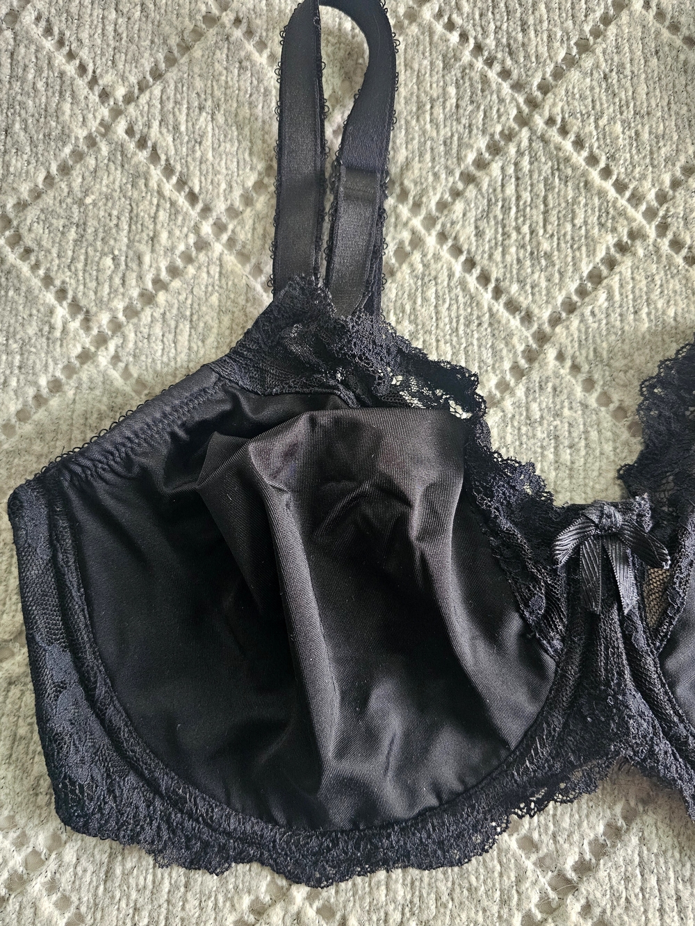 Wacoal Nude and Black Lace Trim Underwire Bras - Picture 4 of 11